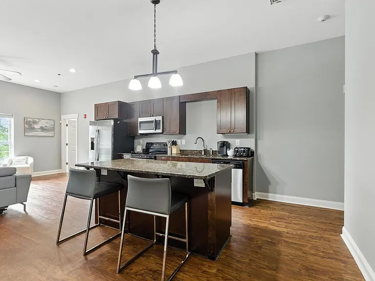492 N Thomas St — Photo 46