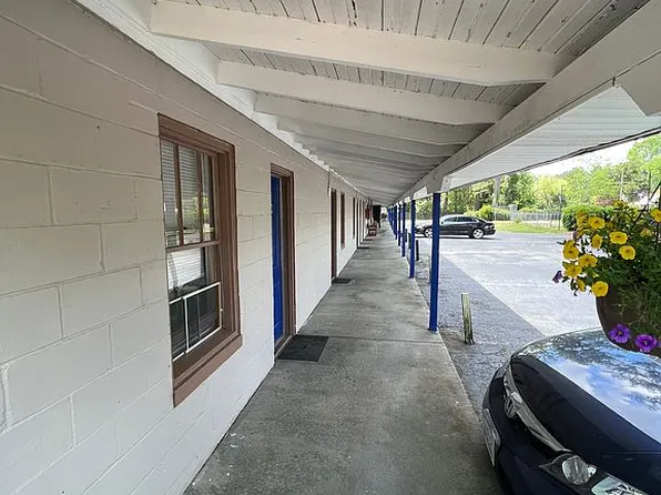 215 S Parler Ave, Saint George, SC 29477