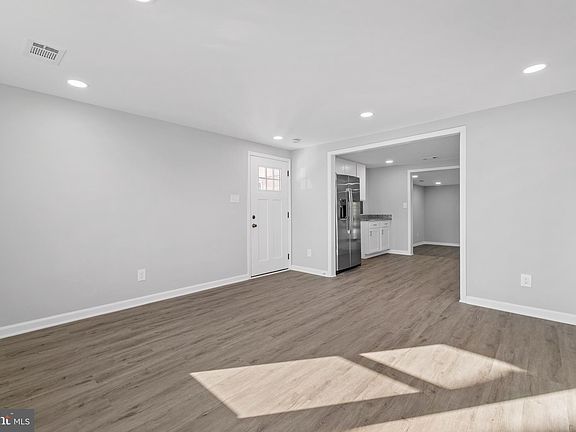 4th image of 646 New Jersey Ave NE