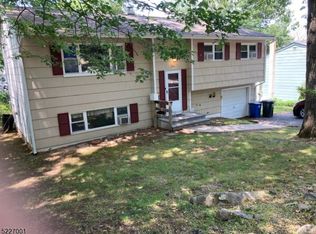 232 Chincopee Ave, Hopatcong, NJ 07843