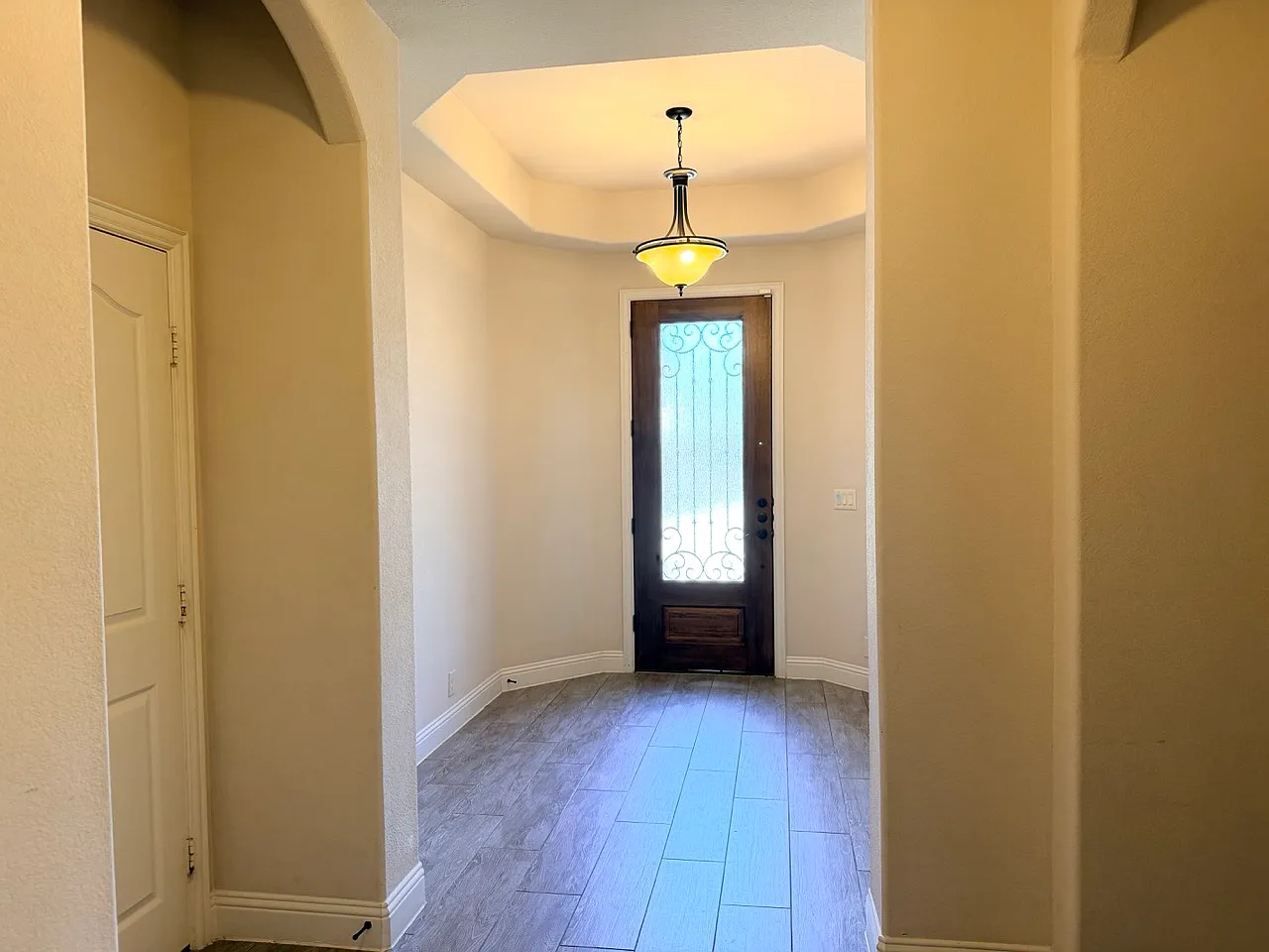 4 bed, 2240 sqft, $2,350 — Photo 3