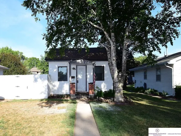 527 N 22nd St, Blair, NE 68008