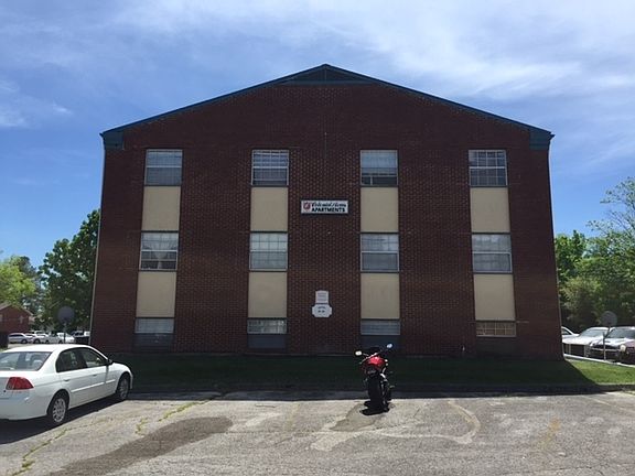 4th image of 1219 N Storer Ave #38