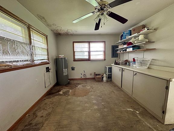 3rd image of 1443 River Rd