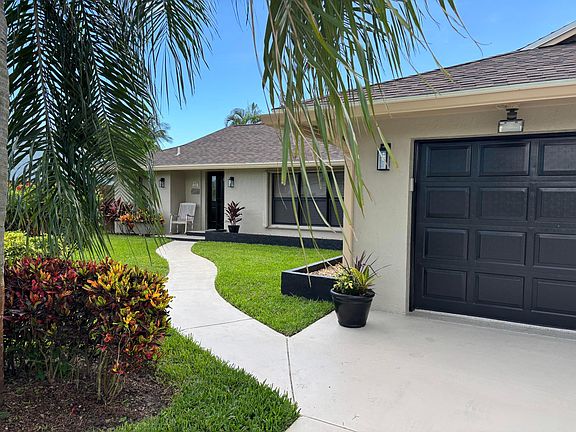 2nd image of 326 NE Surfside Avenue