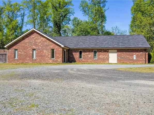 717 W Harrison St, Reidsville, NC 27320