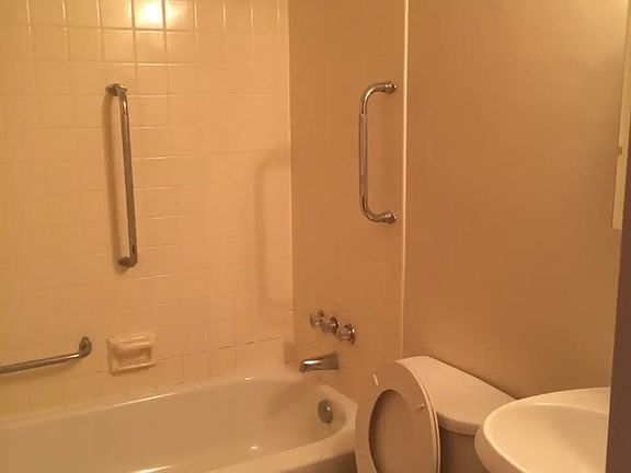 5th image of 305 Nelson St #404
