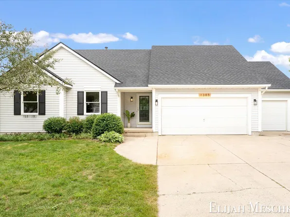 1385 Shaw Ct NE, Rockford, MI 49341