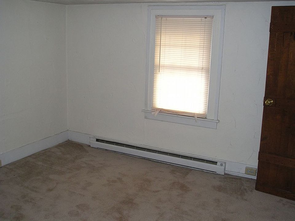 2nd image of 258 W Bruce St