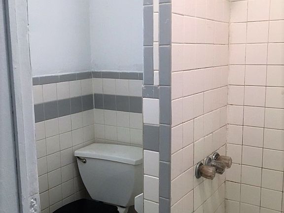 5th image of 503 Dekalb Ave