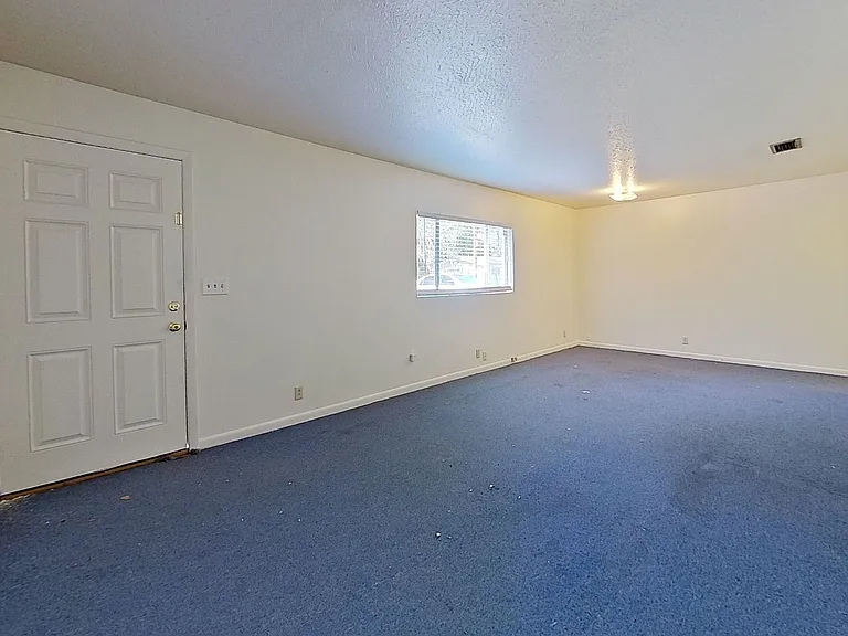 5709 Sue Ln — Photo 2
