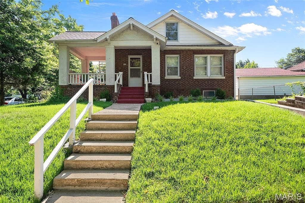 512 N Hills Dr, Saint Louis, MO 63121 | Zillow
