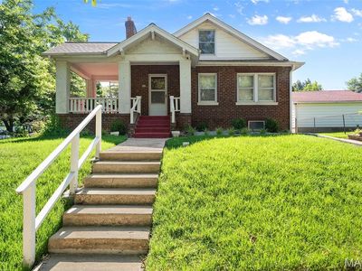512 N Hills Dr, Saint Louis, MO, 63121