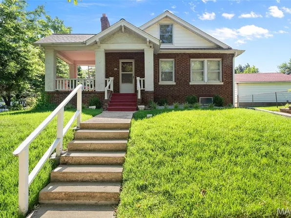 512 N Hills Dr, Saint Louis, MO 63121