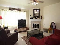 4th image of 935 Zachary Dr