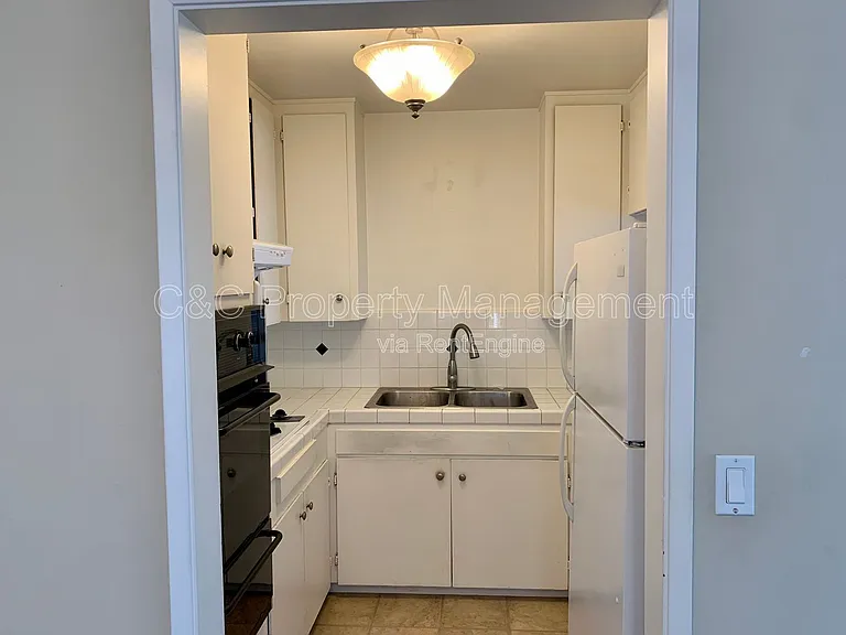192 Sloat Ave #D — Photo 5