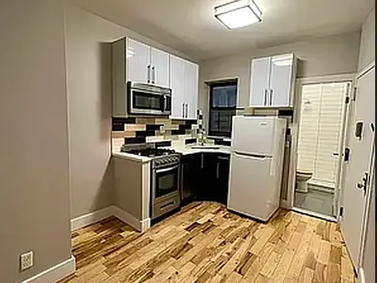 399 Chauncey St #1A — Photo 1