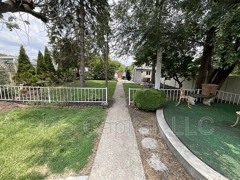 58 E Stevens St #2E — Photo 7
