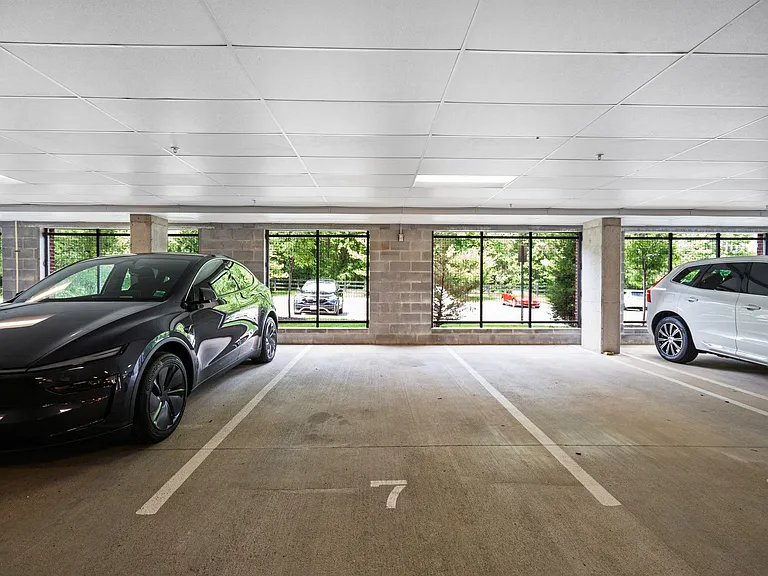 3925 Fair Ridge Dr #201 — Photo 34