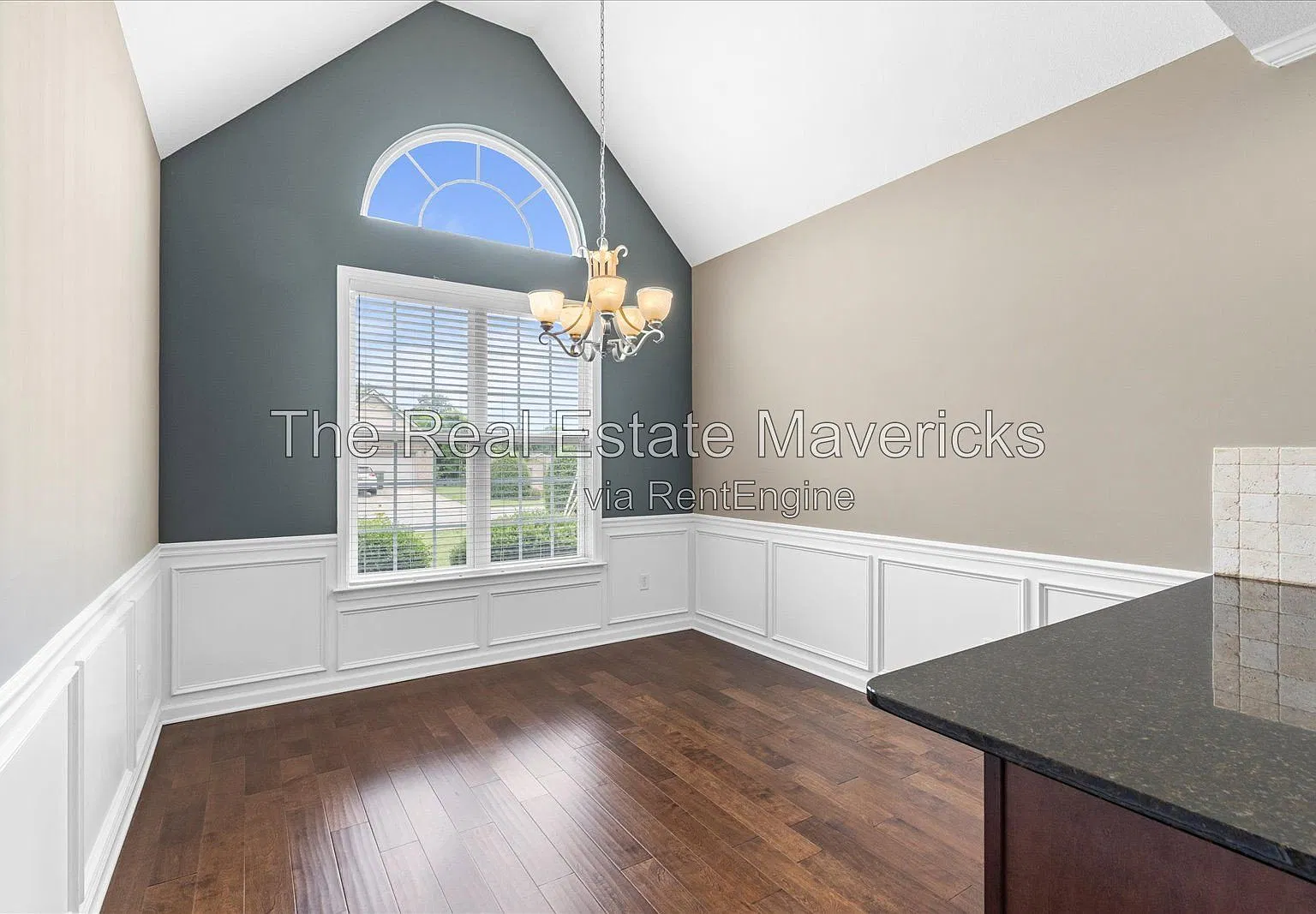 3 bed, 2.0 bath, 2140 sqft, $2,395 — Photo 4