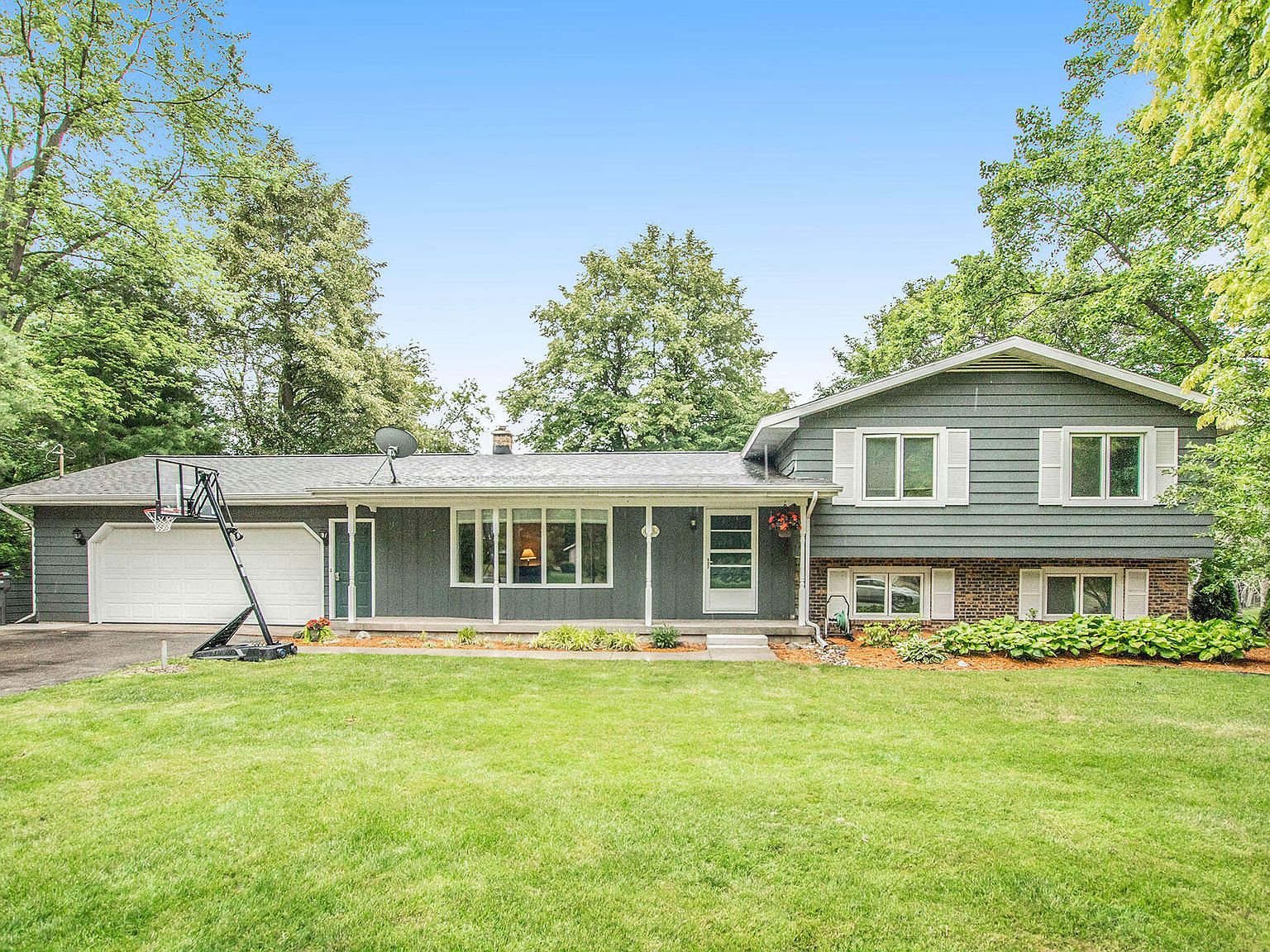 10432 Beechnut Ln, Zeeland, MI 49464 Zillow