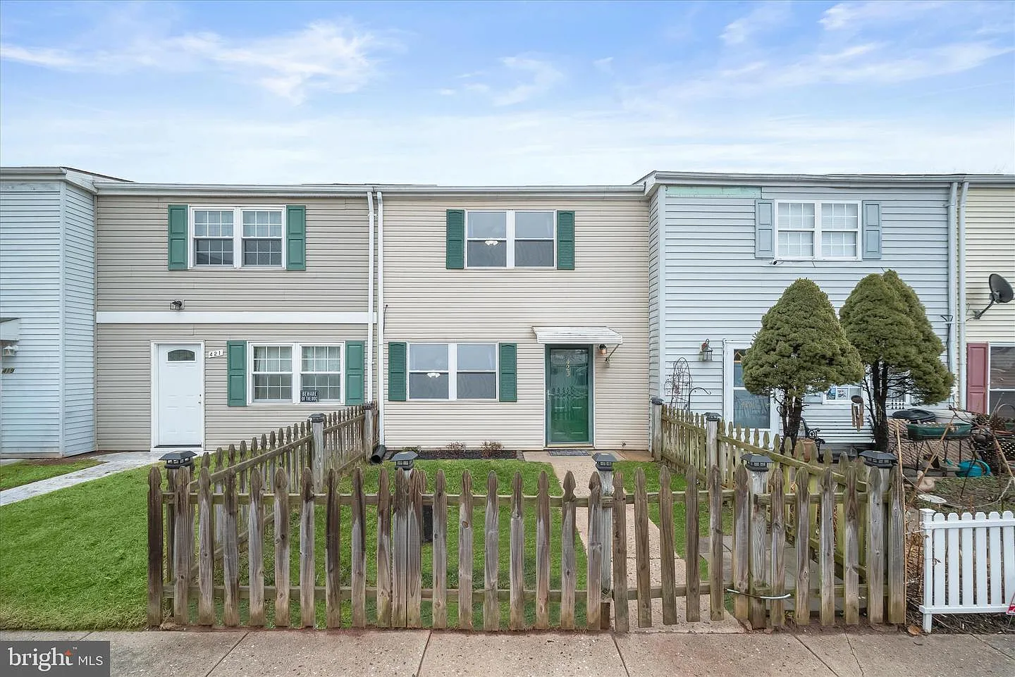 423 Clover Ct photo 1