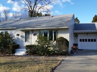 3 Buchman Dr, Loudonville, NY 12211