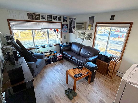 2nd image of 727 13th Ave SE APT 3