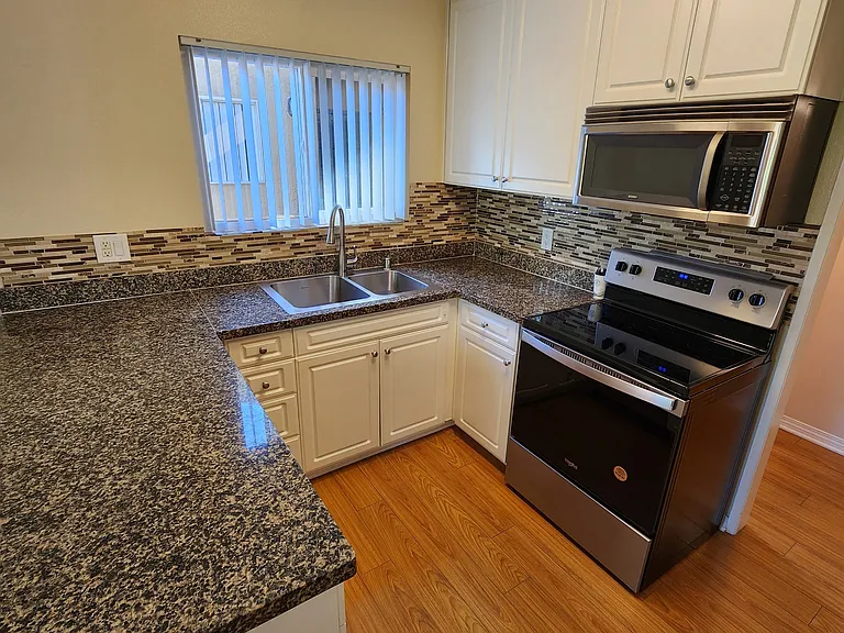Fully upgraded kitchen