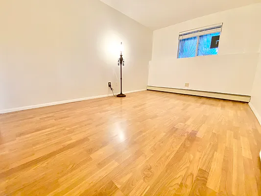 Rented by Keller Williams NYC | media 22