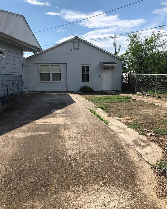 1st image of 305 9th St