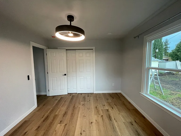 148 & 148-1/2 Winema Way — Photo 10