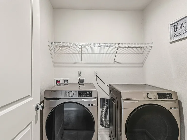 5390 Robinera Ct — Photo 33