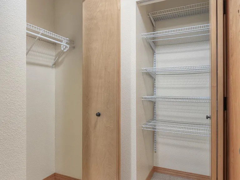 Executive Estates — Photo 22