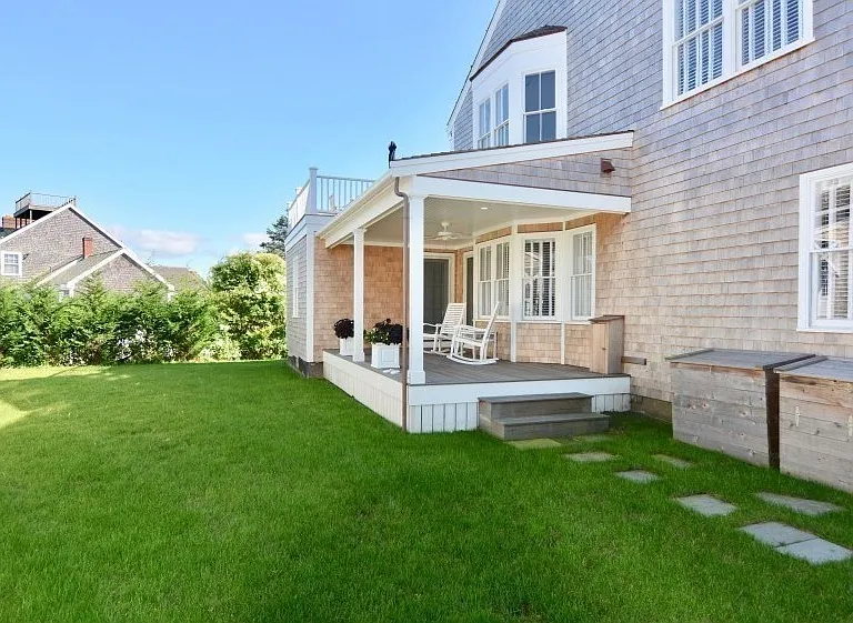 10 Brant Point Rd — Photo 3