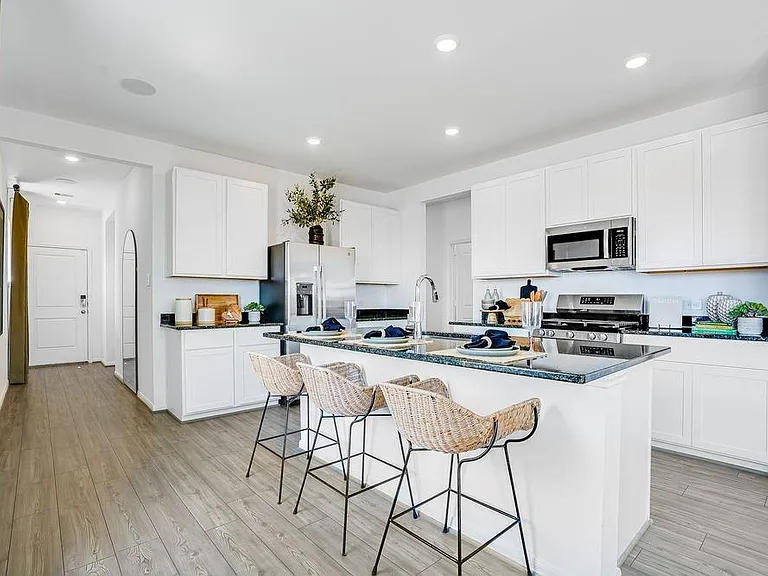 18023 Lasso Mills Dr — Photo 18