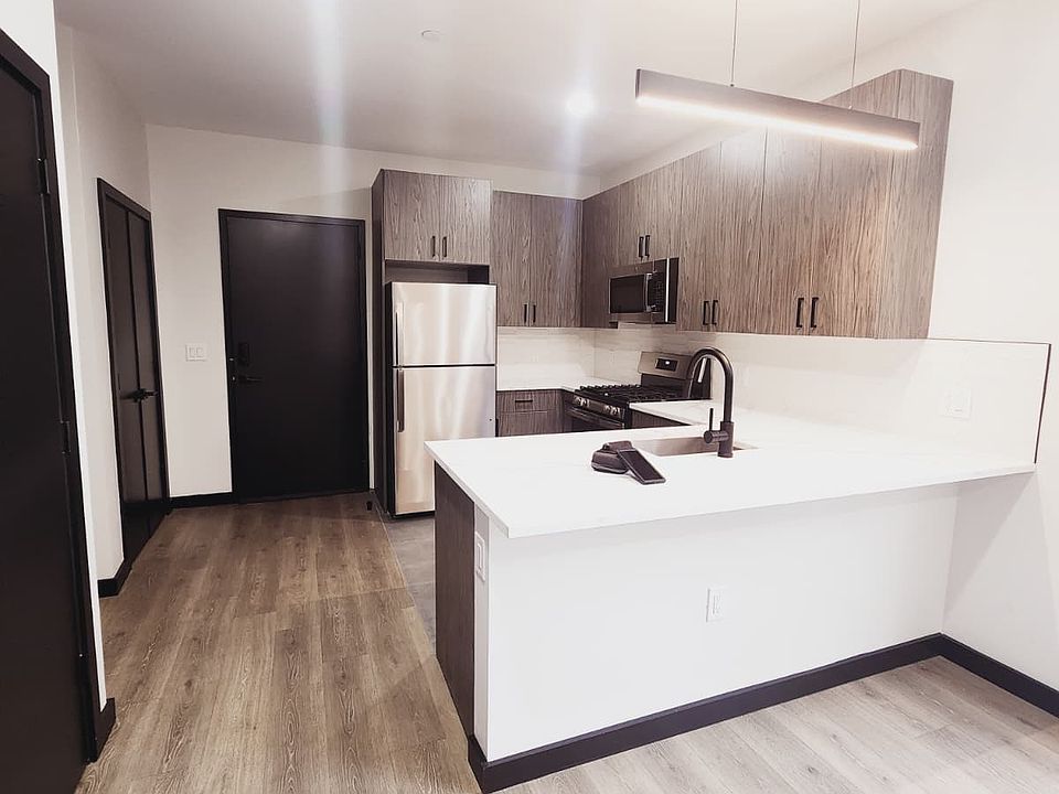 1st image of 102 Sackett St #204