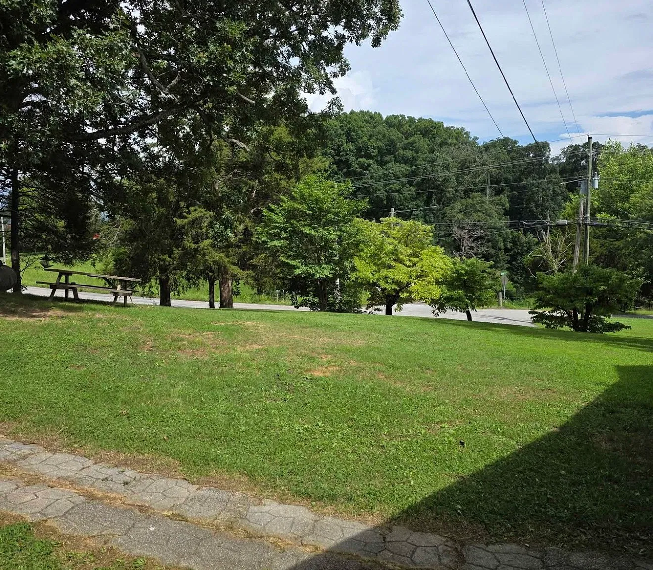 3 bed, 1227 sqft, $1,600 — Photo 3