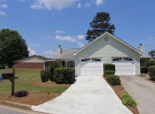230 Monmouth Dr, Fayetteville, GA 30214