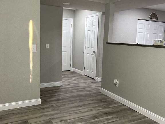 4th image of 2804 S 18th Ave