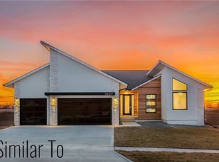 5817 Rose Cir, Des Moines, IA 50321