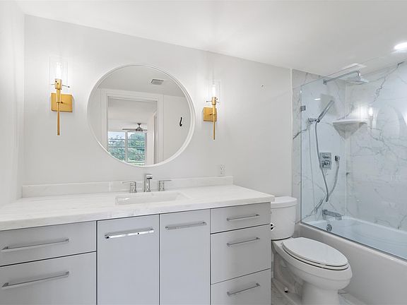 5th image of 2901 S Palm Aire Drive #106