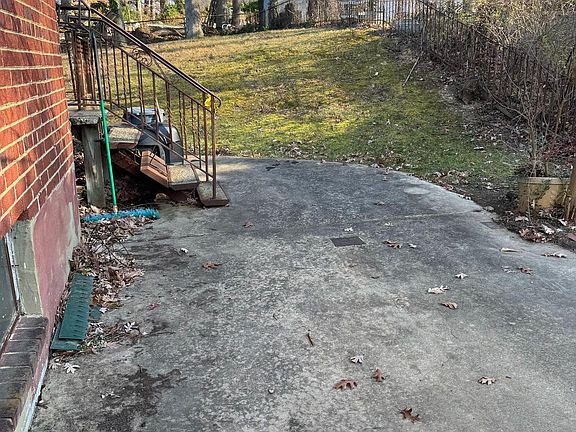 5th image of 3819 Carolyn Ave