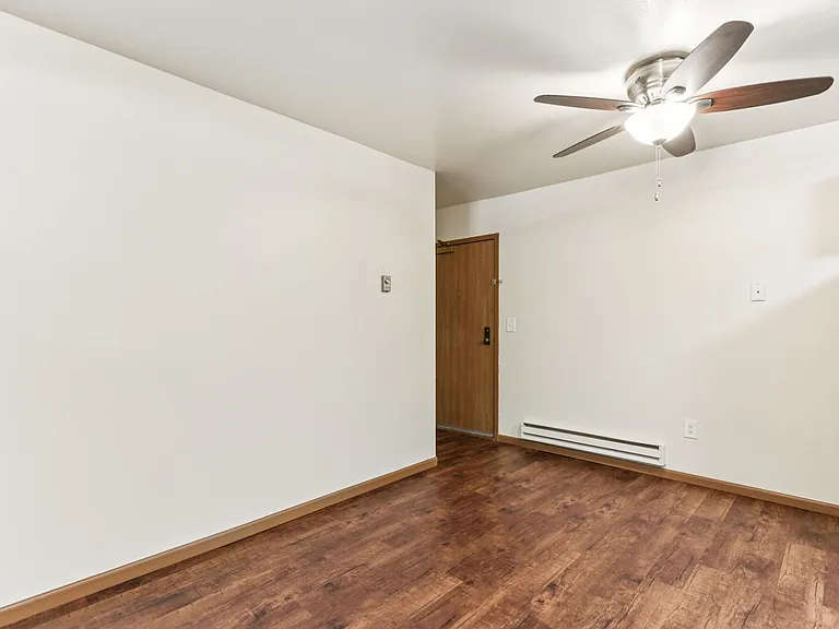 Woodfield Heights Apartments — Photo 49