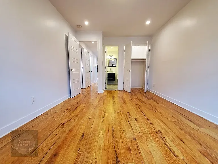 416 Wilson Ave #2L — Photo 12
