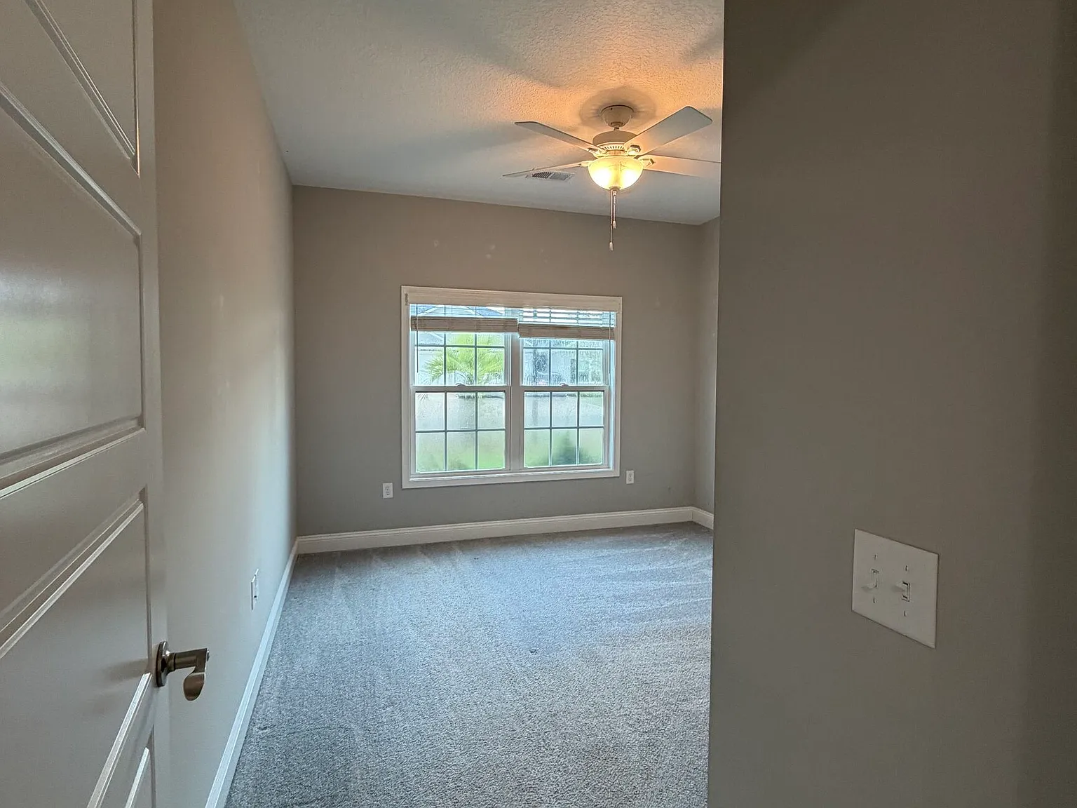 3 bed, 2.0 bath, 1800 sqft, $2,200 — Photo 3