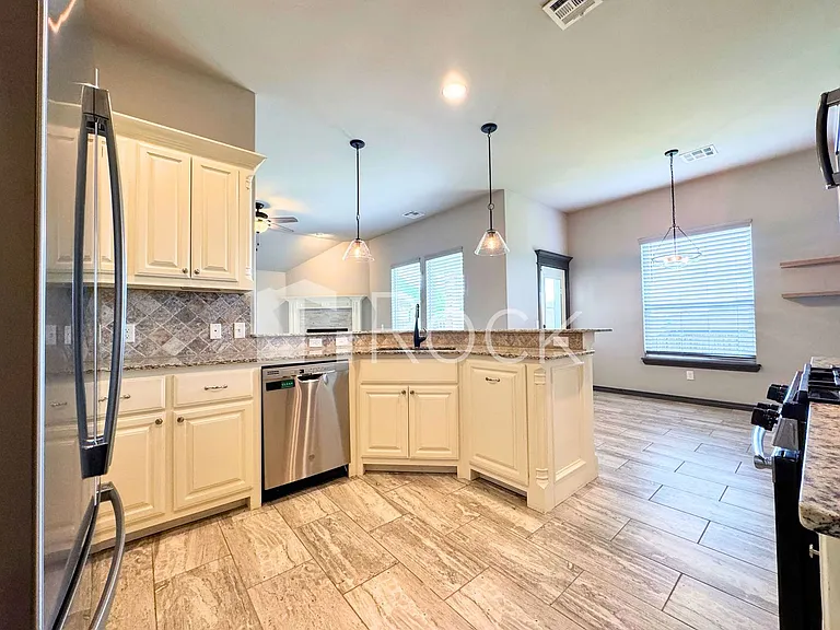 3908 Brougham Way — Photo 7