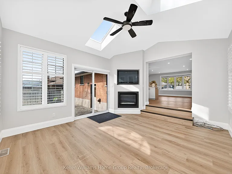 535 Elgin St — Photo 24