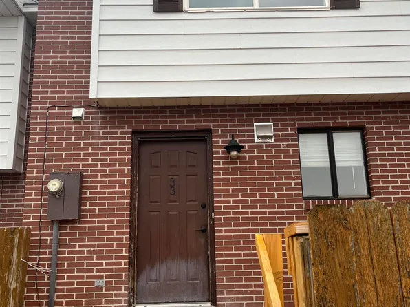 1750 Hitching Post Dr APT 33, Green River, WY 82935