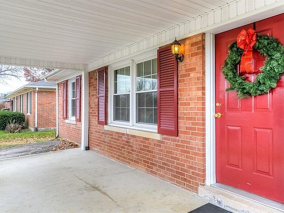 4th image of 510 Hickory Hill Dr